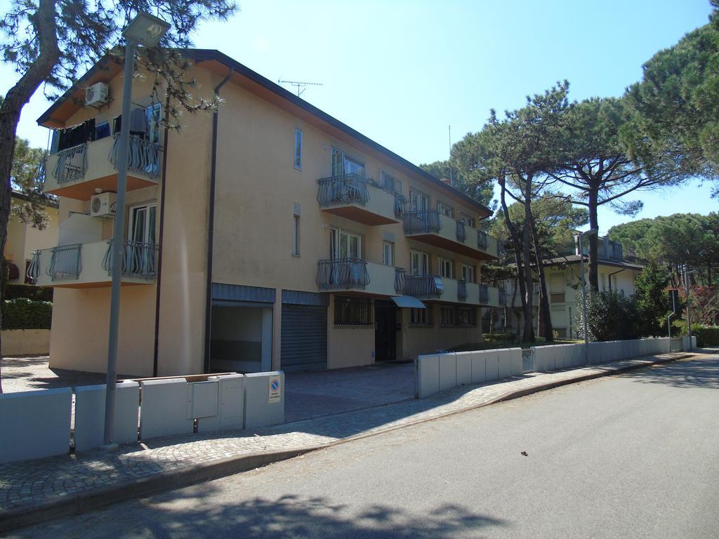 Villa Valeria Lignano Sabbiadoro Bagian luar foto