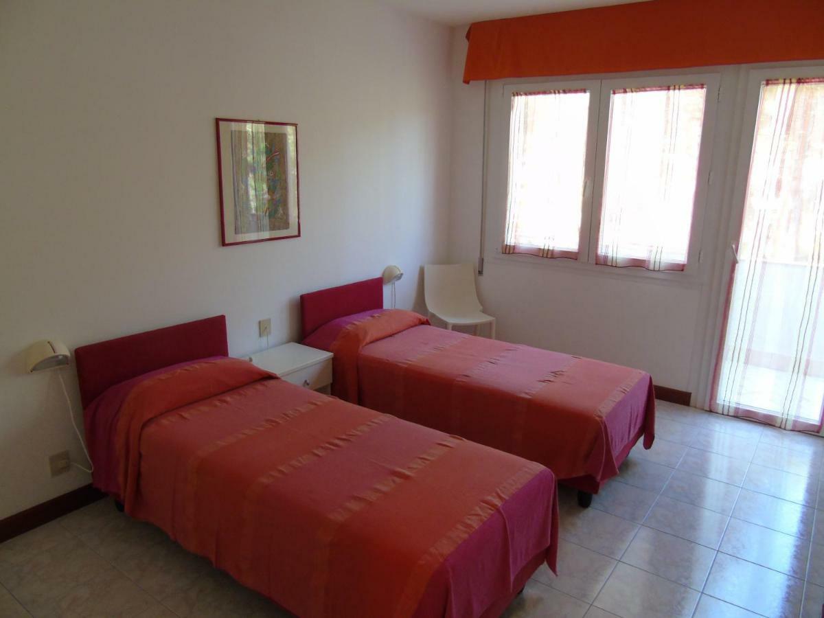 Villa Valeria Lignano Sabbiadoro Bagian luar foto