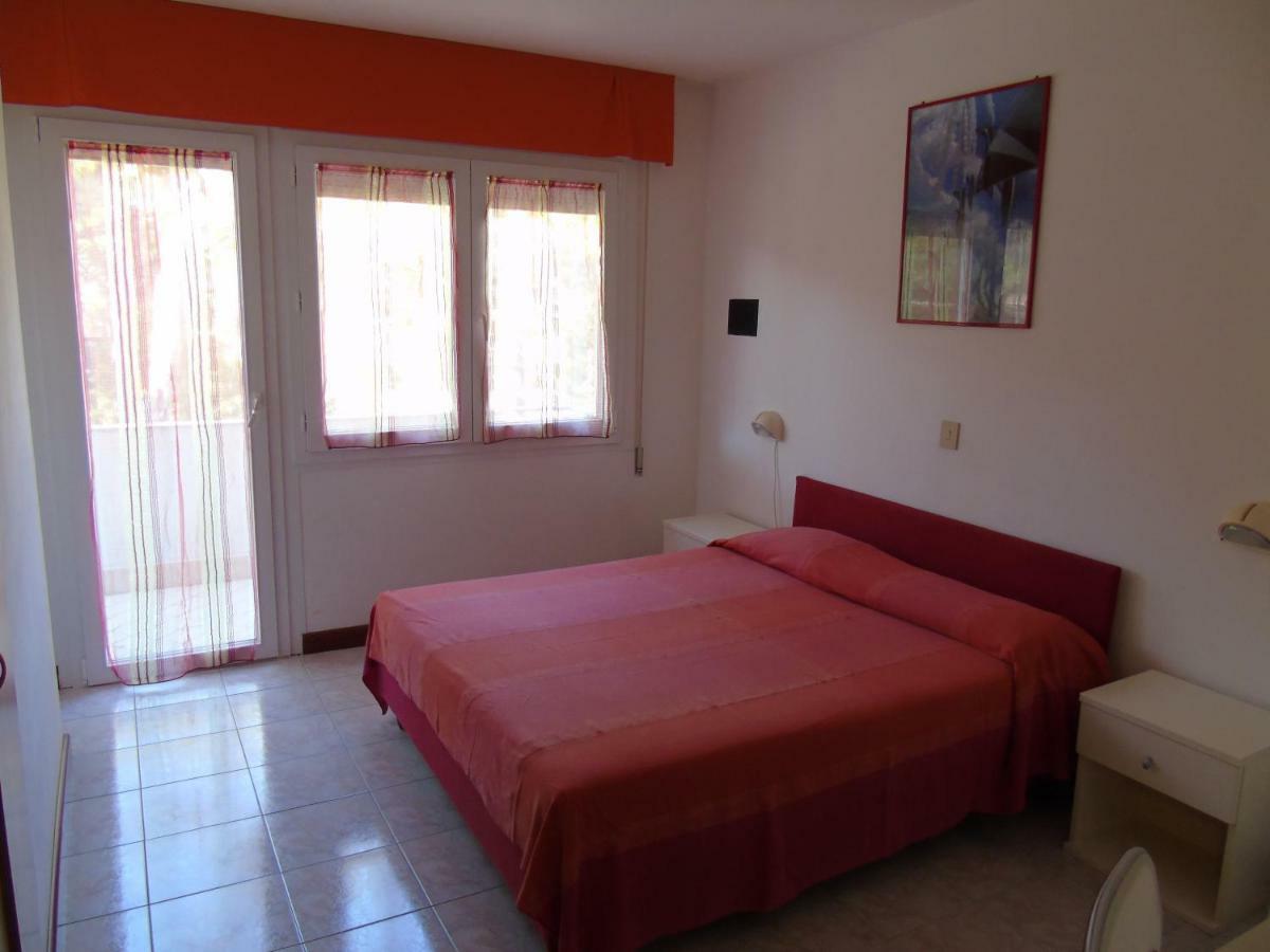Villa Valeria Lignano Sabbiadoro Bagian luar foto